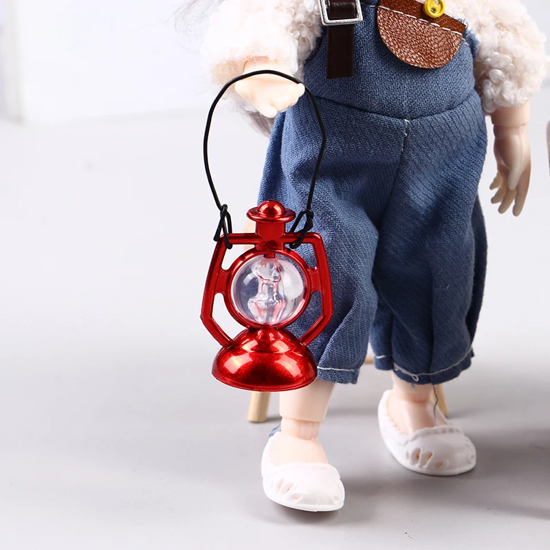 1:12 Dollhouse Miniature Retro Kerosene Lamp Lantern Oil Lamp w/handle Decor Toy