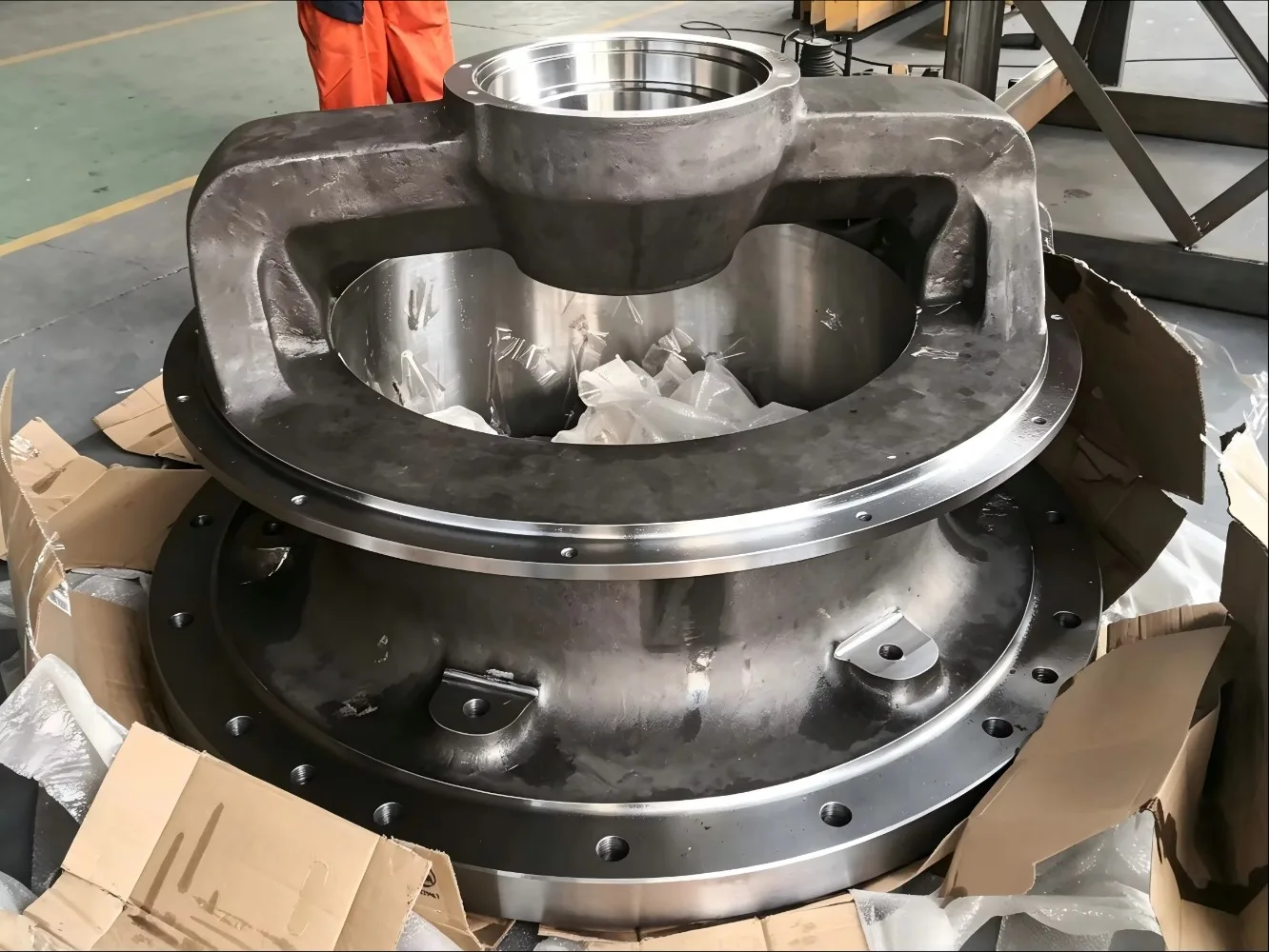 Three Steel Cone Crusher Upper/Lower Frame Tungsten Carbide Parts Ore Mining Casting Spare Parts Black 3.5kg