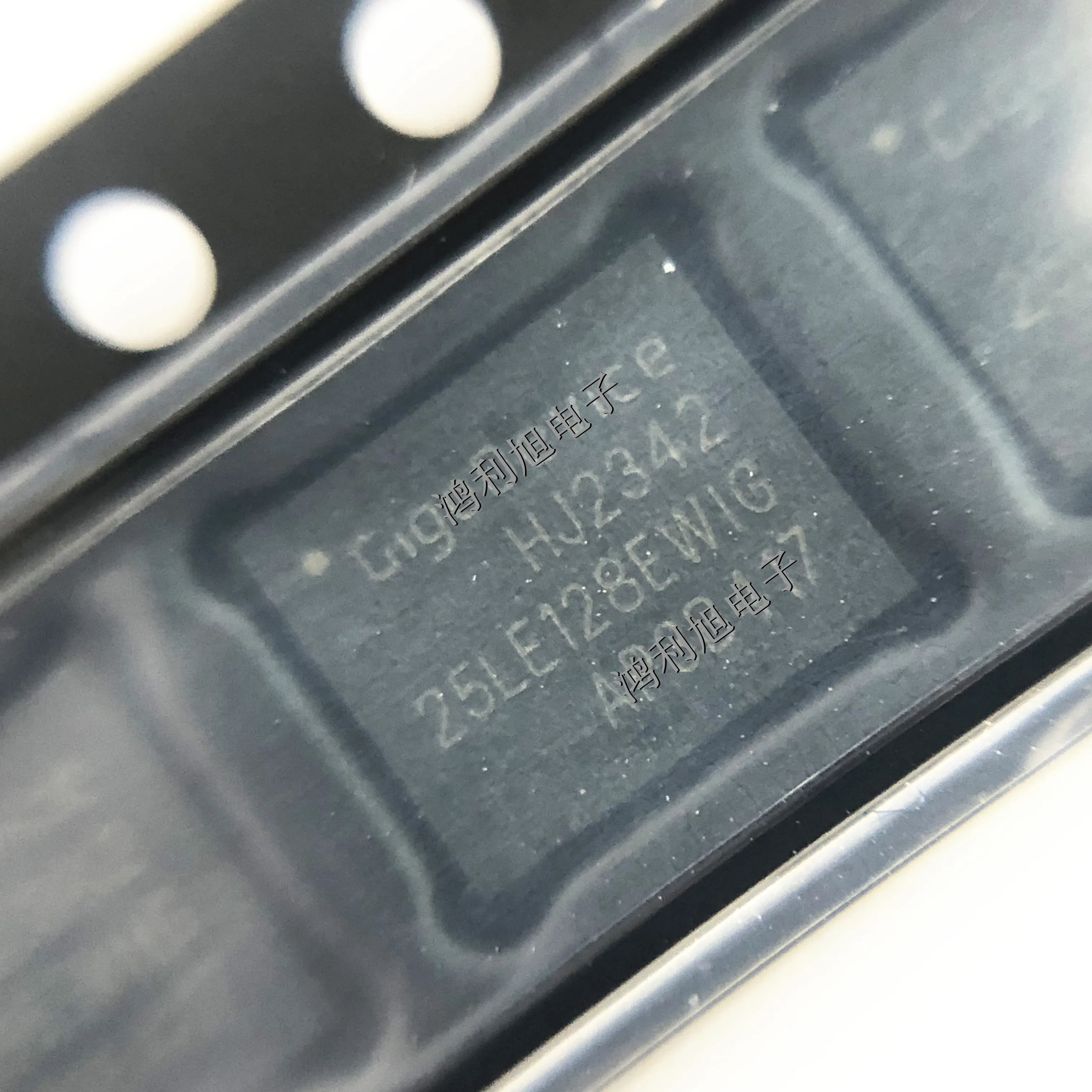 5pcs/Lot GD25LE128EWIGR WSON-8 25LE128EWIG NOR Flash 128 Mbit SPI Operating Temperature:- 40 C-+ 85 C