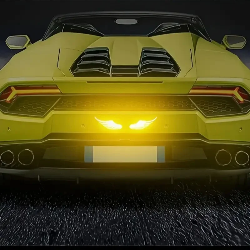 A Pair of Wings Strongly Reflective Stickers Warning Signs Car Paint Helmet Luminous Stickers Electric Car Body Cover Scratches