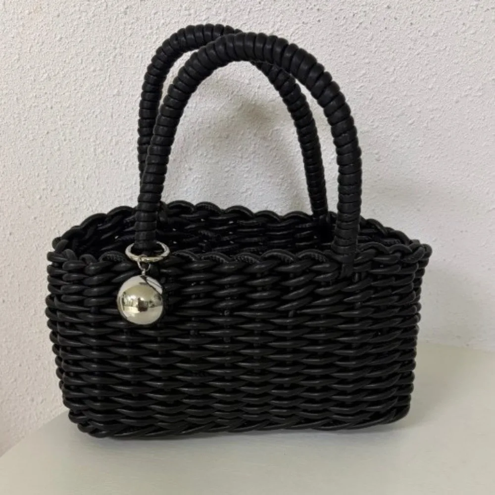 Handmade Knitting Basket Bag Round Ball Pendant Women Handbags Fashion Woven Bags for Women Designer Bag NEW Shopping Tote Chic
