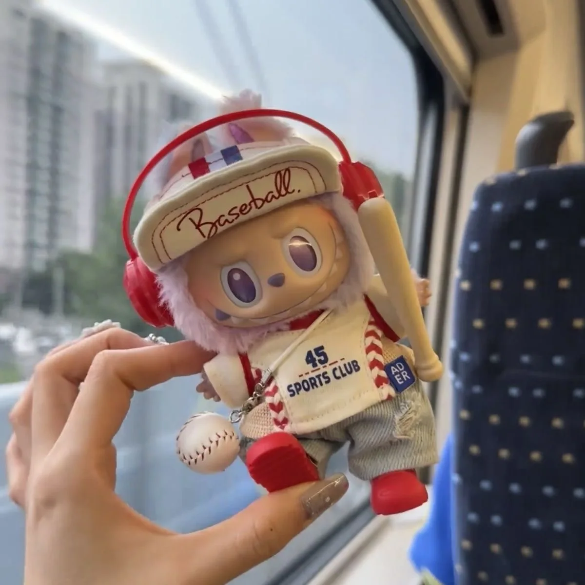 17cm labubu boneca topo + chapéu + sapatos + calças + fone de ouvido uniforme de beisebol conjunto roupas mini boneca de pelúcia acessórios