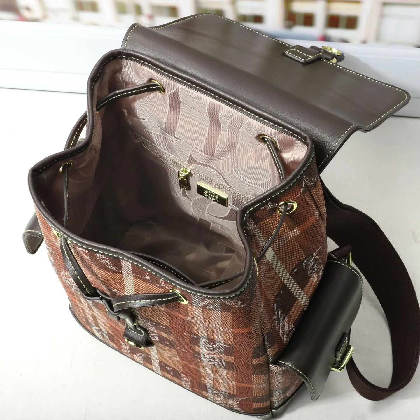 Zaino CH Fashion Color-Block Zaino versatile per data-notte Borsa per libri per studenti in stile college preppy Borsa da donna di ispirazione di lusso