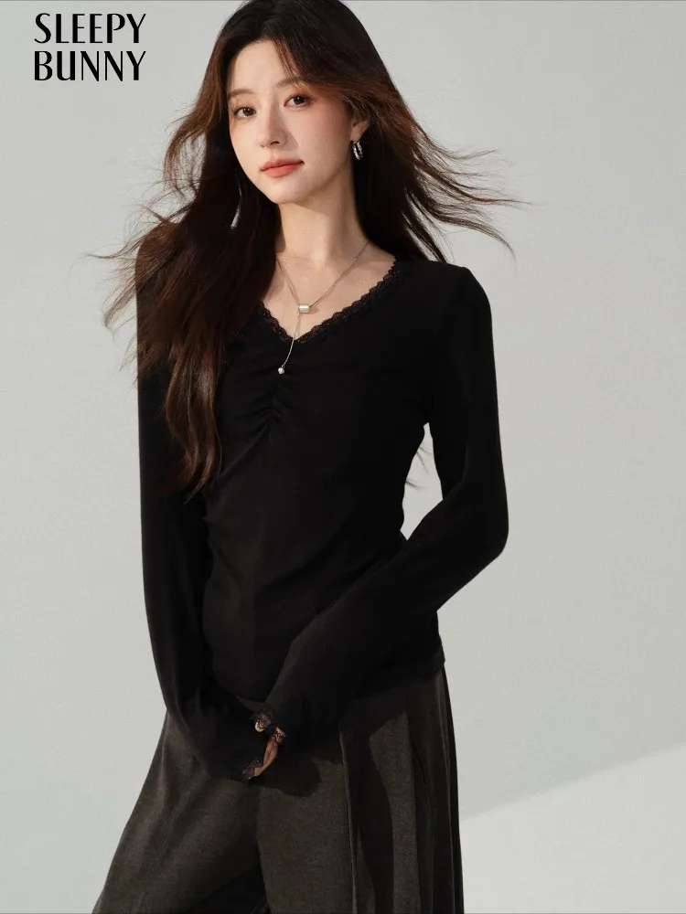 Elegant Lace Trim V-Neck Top for Women Slim Fit Ruched Long Sleeve Shirt Chic Stretch Knit Blouse for Autumn Daily Layered Wear