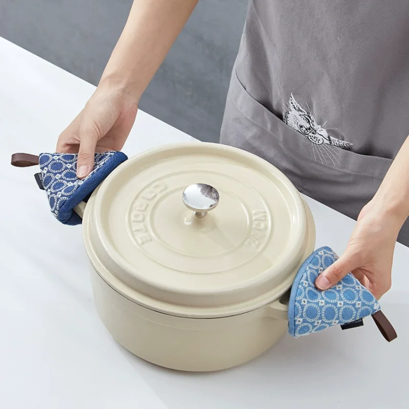 

Kitchen Pot Ear, Handle Clip, Thickened Fabric Insulation Gloves, Pot Cover, and Anti Scalding Cap