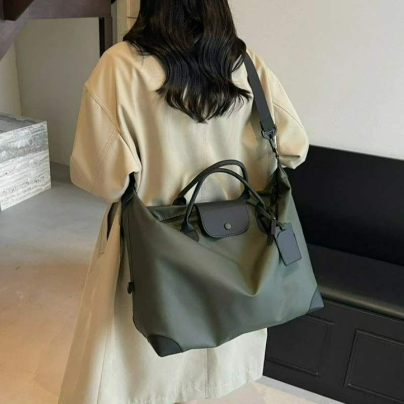 

New Women's Yoga, Fitness and Travel Bag, Large-capacity Waterproof Handbag, Fashionable and Versatile Commuting Crossbody Bag