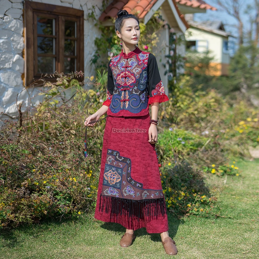 سراويل نسائية جديدة موديل 2025 على الطراز العرقي الصيني المطرز بأرجل واسعة سراويل هالين غير رسمية عالية الخصر سراويل فضفاضة طويلة يومية t01