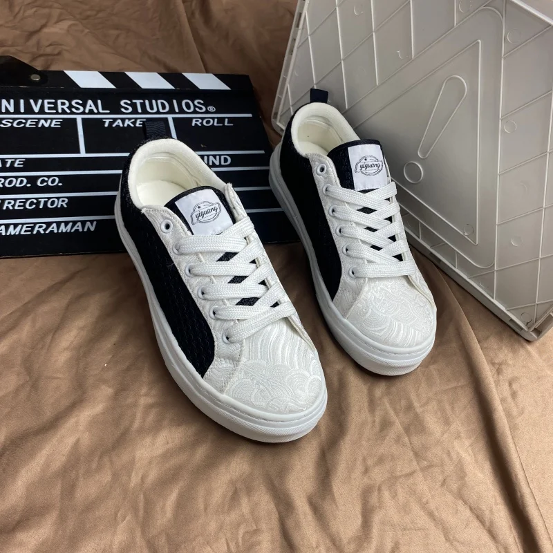 

2026 minimalist black and white contrast low-top shoes for men, trendy jacquard casual board shoeslarge sizes 36-48 fashionable
