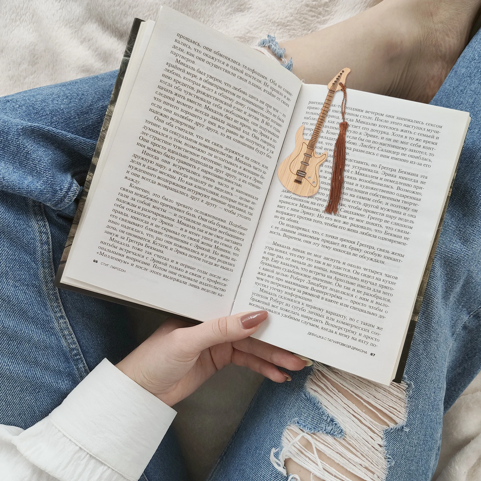 4Pcs Guitar Shaped Bamboo Bookmarks Creative Reading Markers Lightweight Gifts for Readers Book Marks Bamboo Bookmark