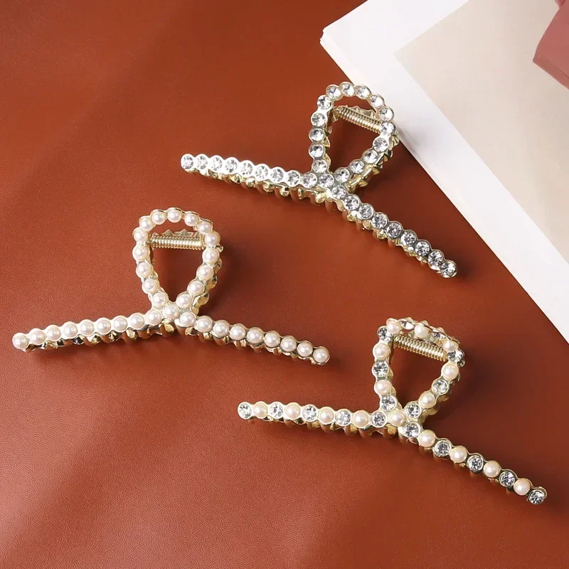 Fashion Ladies Rhinestone Grab Clip New Pearl Metal Geometric Clip Temperament Girl Coiled Hair Shark Clip Hair Ornament