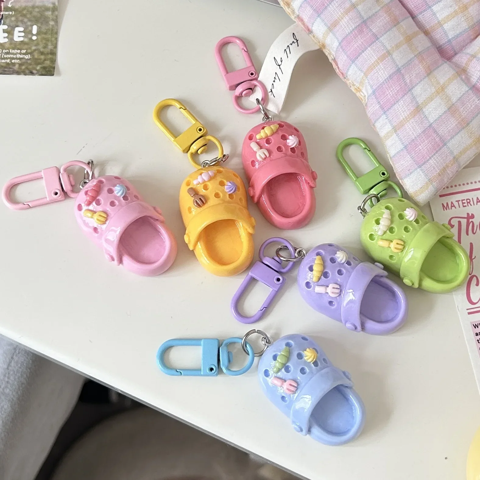 Cute Simulated slippers Keychains Fun Cartoon Pendant Couple Best Friend Backpack Car Keychain for Children\'s Gift