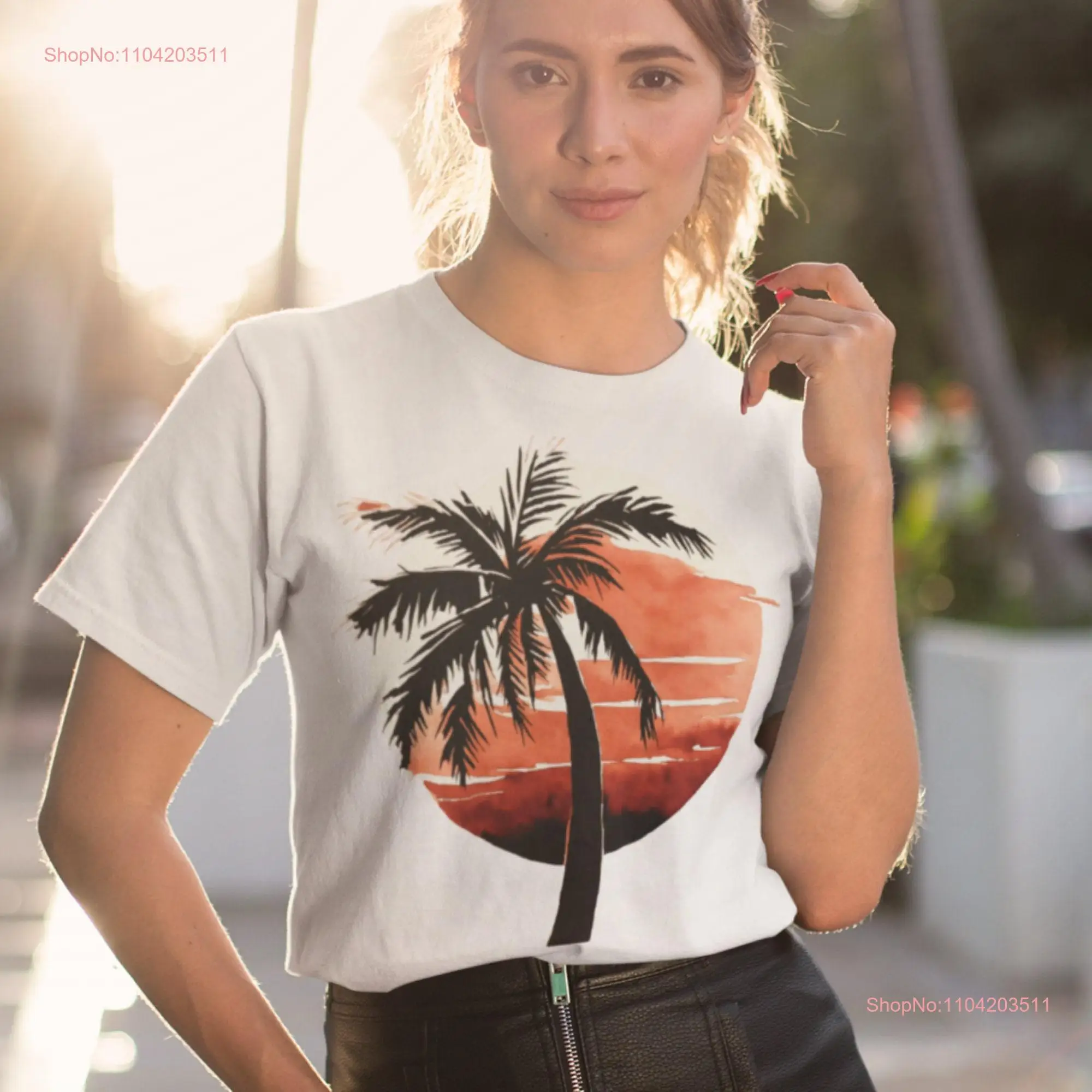 Camiseta con puesta de sol tropical, palmera silueta, rojo intenso, naranja, cielo, manga larga o corta
