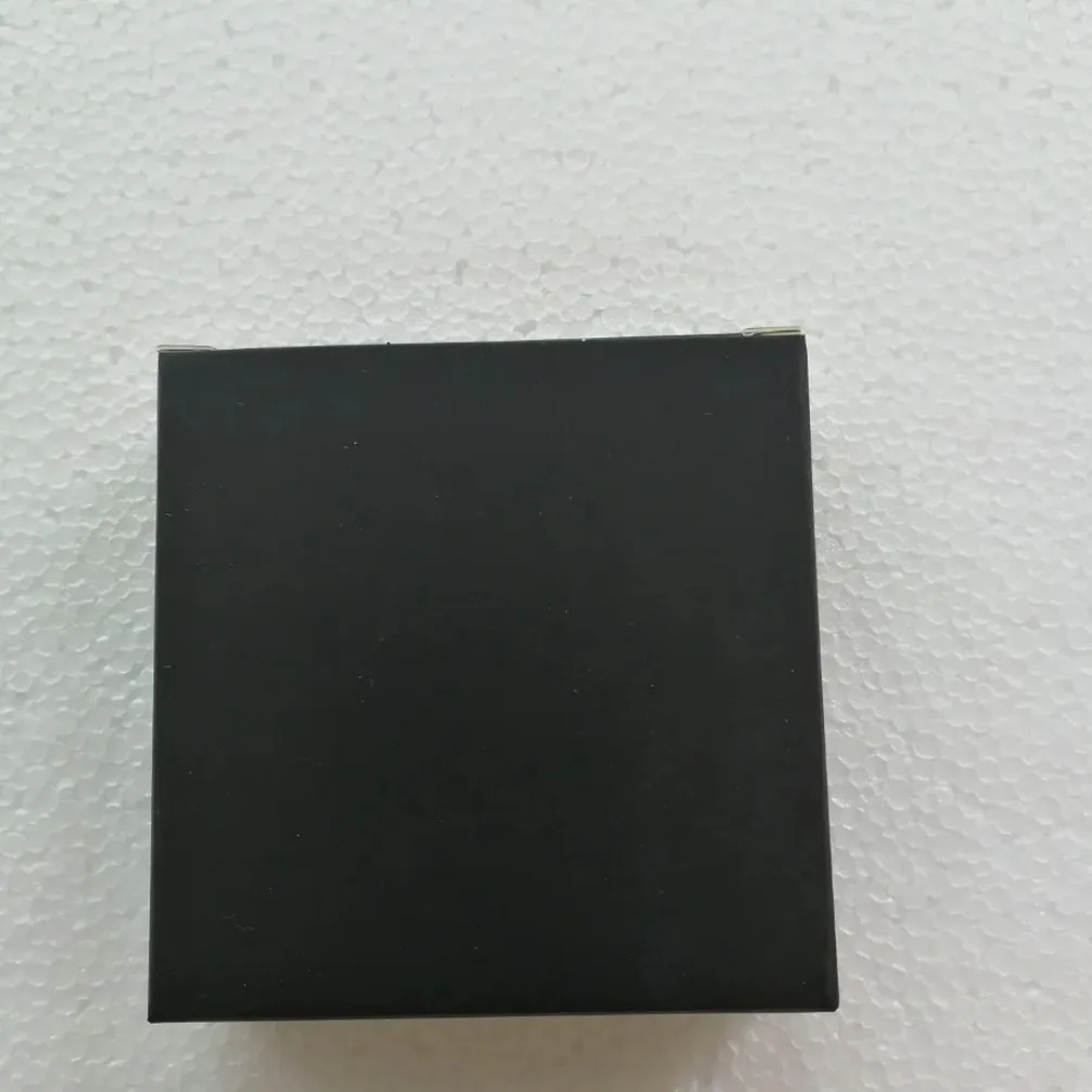 Private Label Vegan 18-kleuren Langdurige oliecontrole Matte poederpalet Make-up Aangepast logo Groothandel Geen vlekken Concealer