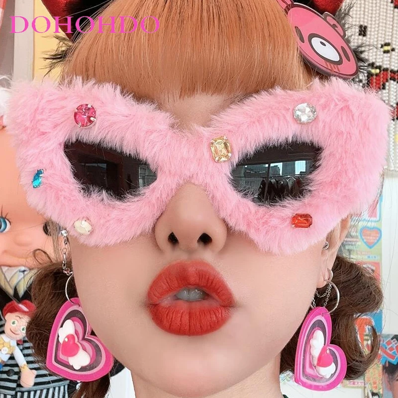

2025 Fashion Cute Rhinestone Plush Oversized Frame Cat Eye Trend Men Sunglass Summer Traveling Party Cosplay Women Eyewear UV400