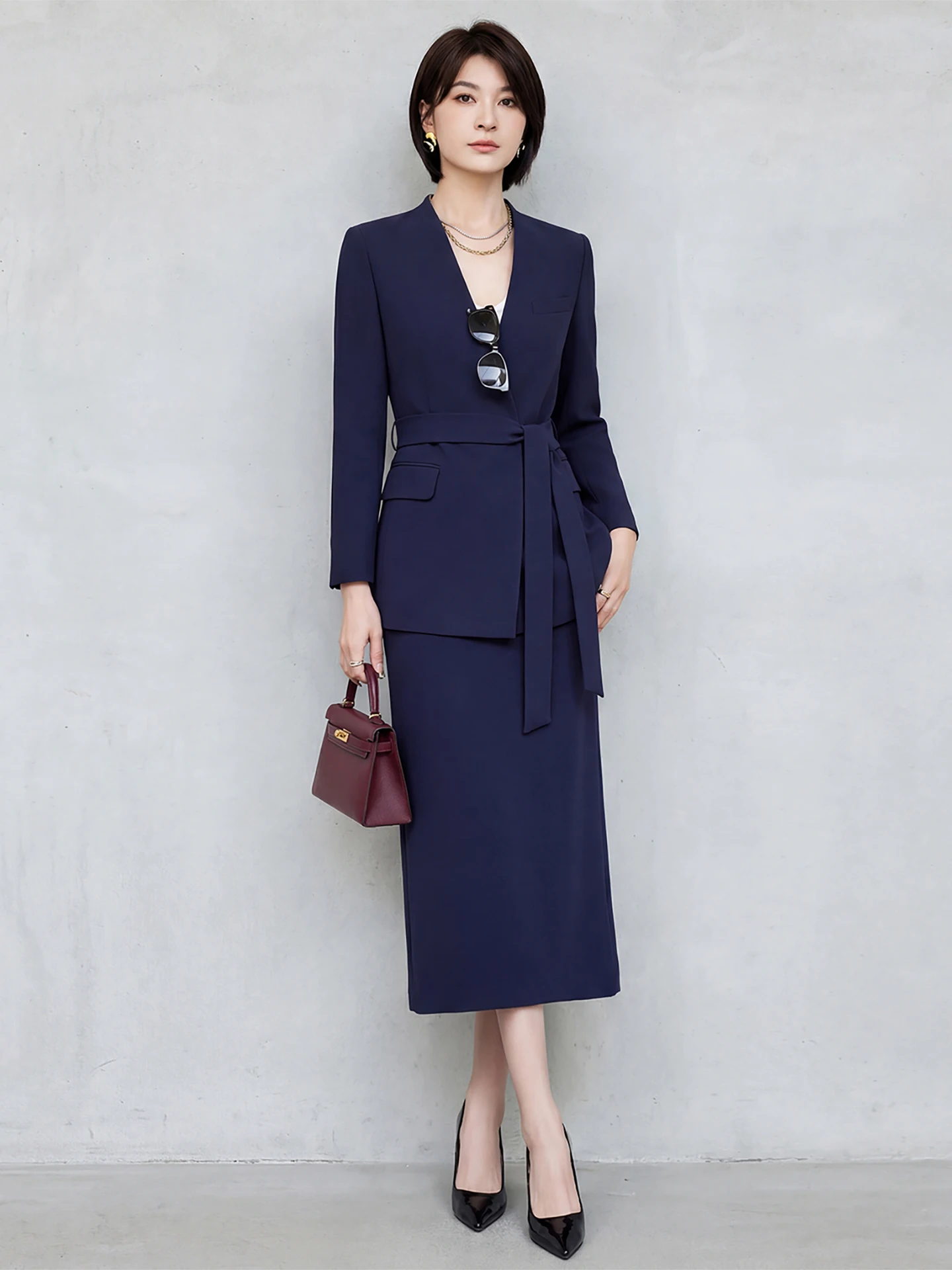 

Elegant Career Women's Tailored Suit Set High Waist Commuter Skirt Two Piece Set Spring 2026 Professional Slim Fit Ensemble