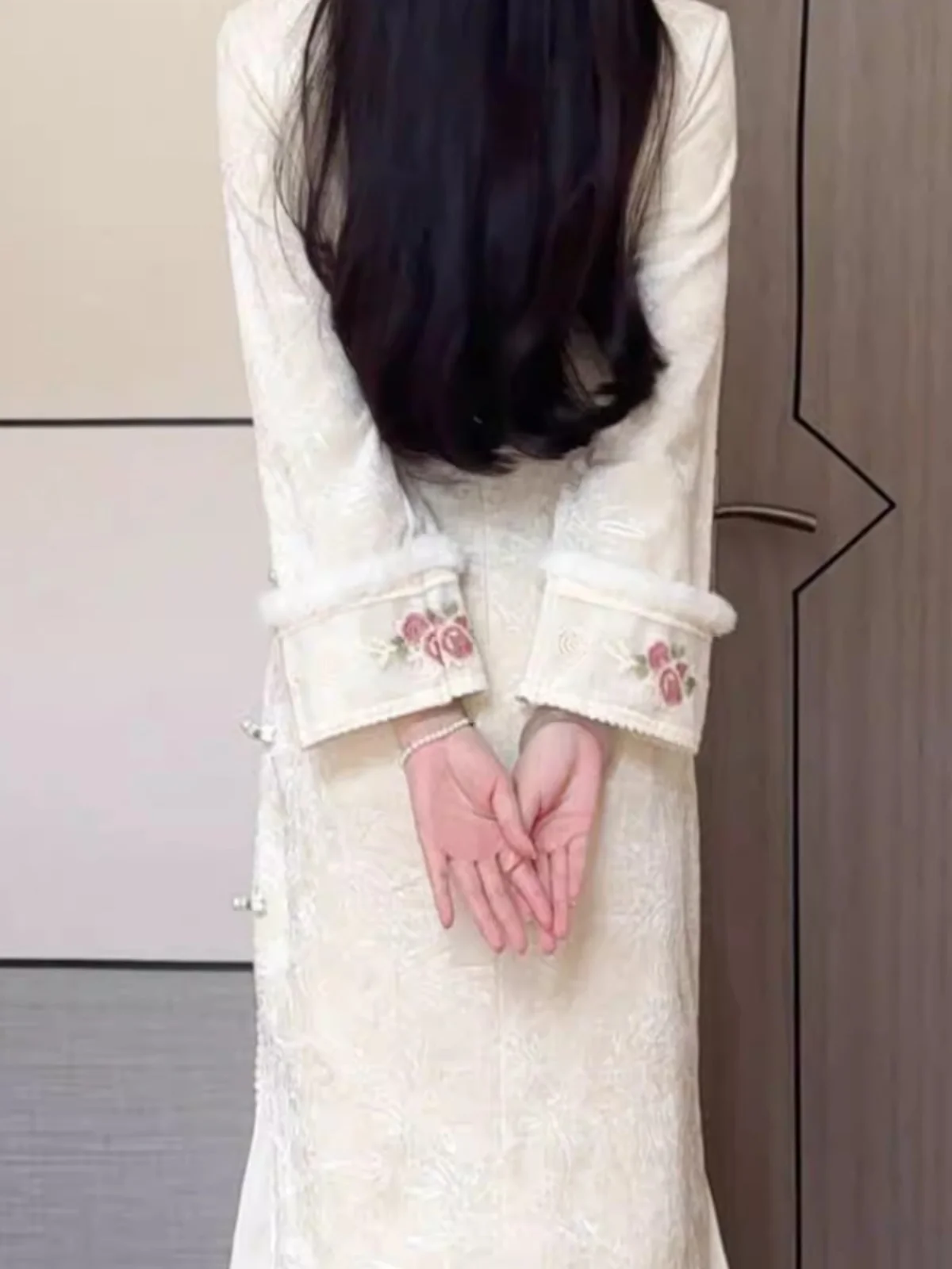 فستان تشيباو الصيني التقليدي للنساء للخريف والشتاء مطرز بالزهور اللطيفة عتيق شيونغسام أنيق