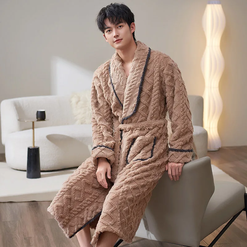 

New Arrival Winter Autumn Casual Plush Coral Velvet Male Nightwear Men Bathrobe Belt Elegant Bathroom Spa Thick Flannel Men Robe