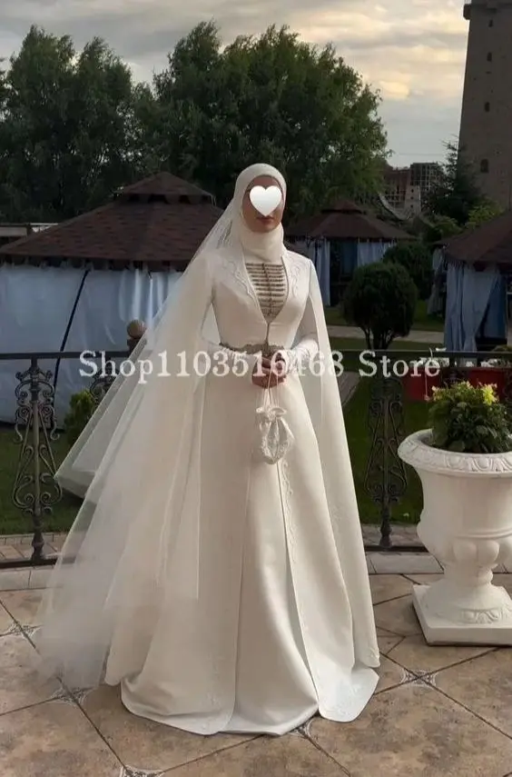 Eleganti abiti da sposa musulmani in raso avorio collo alto ricamato abiti da sera da sposa etnici bianchi robe de mariée