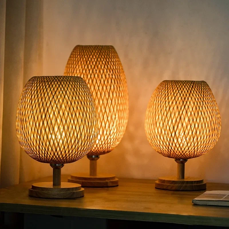 Bamboo Wicker Rattan Table Lamp with Handmade Natural Wood Base Retro Desk Lamp Read Lamp Home Living Room Decorative Lighting