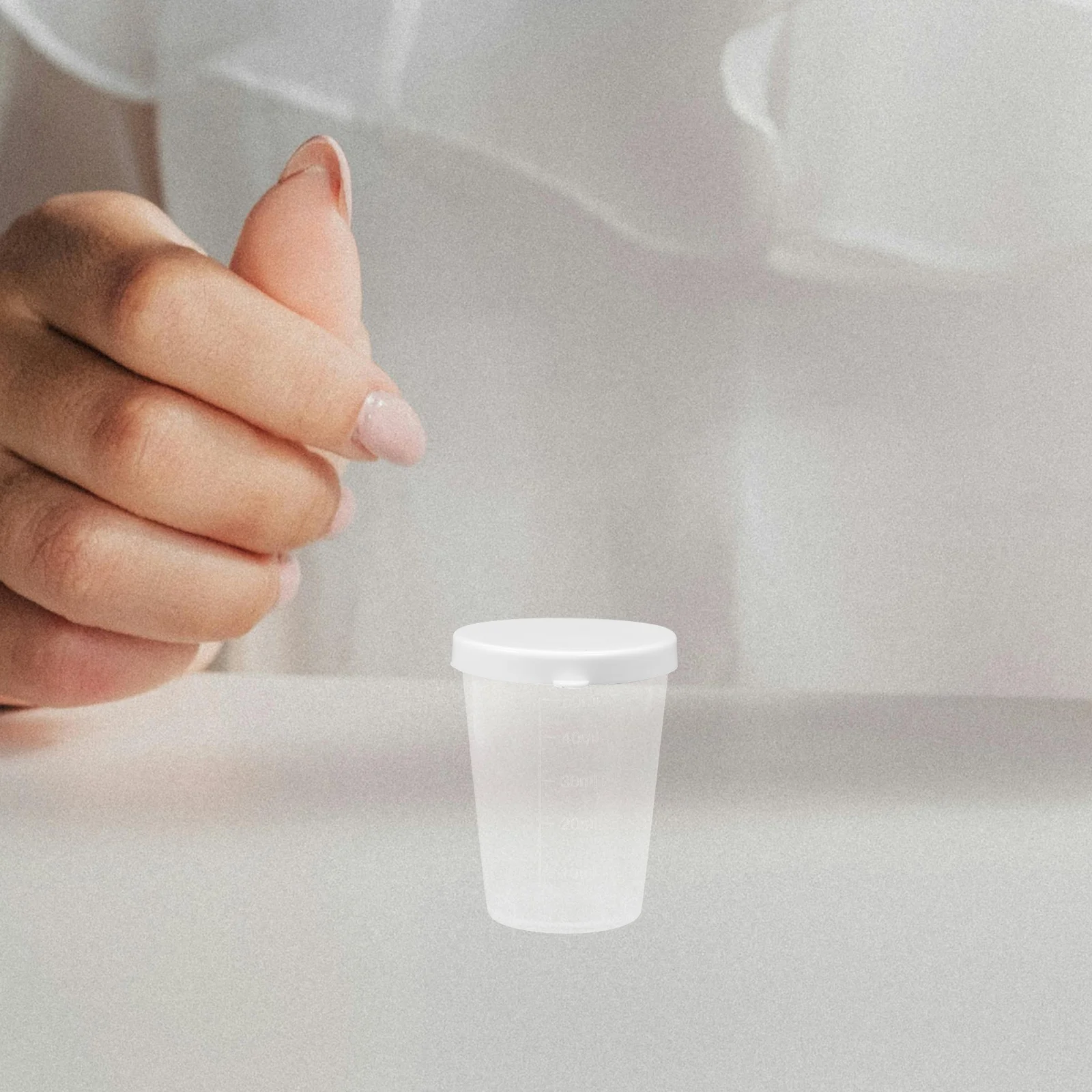 

20pcs Clear 50Ml Measuring With Lid Graduated Sample Containers For Laboratory Liquid Storage Plastic Mixing Cups Specimen Urine