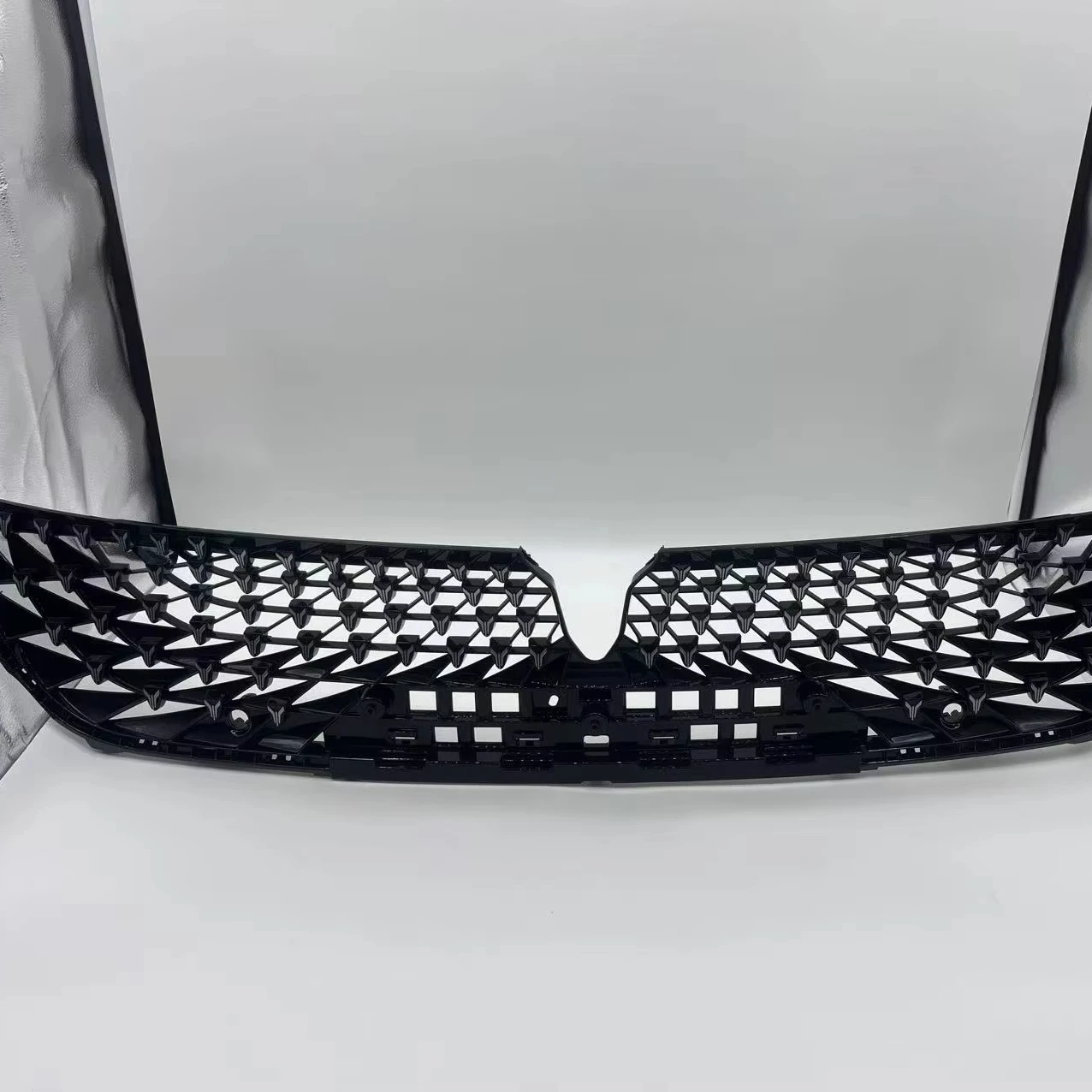 

STLFDongfeng Voyah Zhuiguang Front Grille Plastic New 280328008