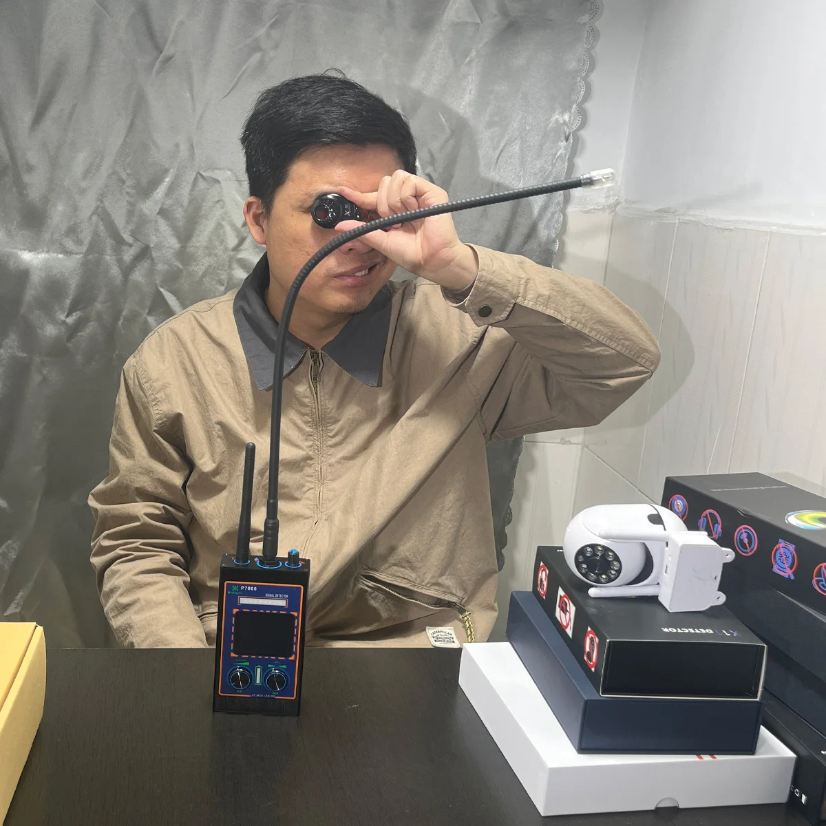 

Professional Hidden Camera & GPS Detector - Find Pinhole Cam Infrared Cam Car Tracker Phone Bug, RF/Magnetic Scanner, LCD Screen