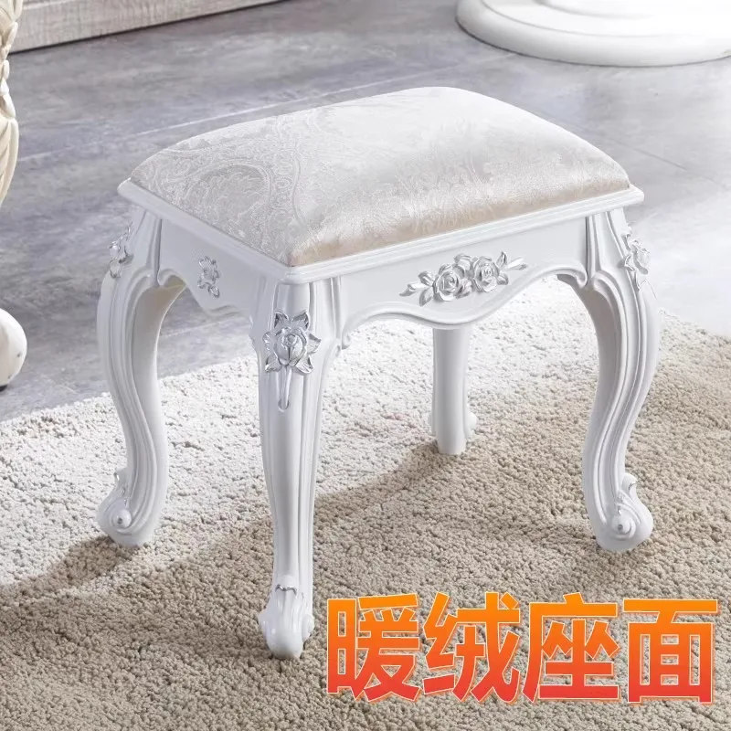 

Small-sized furniture, living room, bedroom Manicure and Small Apartment Decor