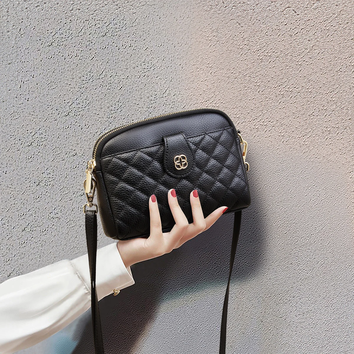 

SAFIYA Women's Shoulder Bag Cowhide Leather Cross Body Bag Simple Diamond Lattice Design Casual Commute Bag