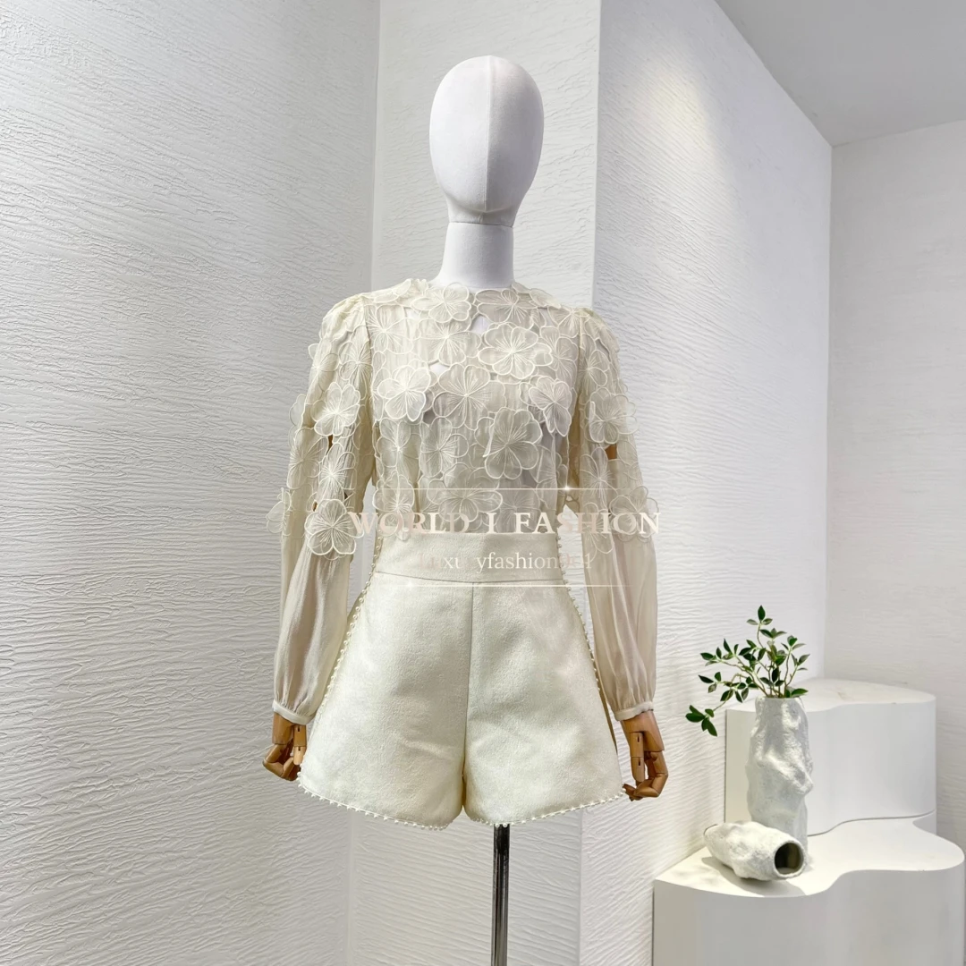 

2025 Apricot Long Sleeve Flowers Appliqued Embroidery Blouse Tops and Shorts Set for Women