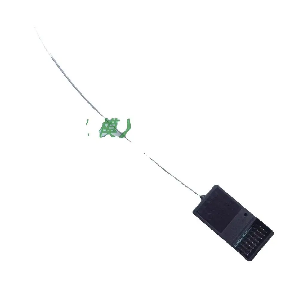 Łódź zdalnie sterowana z pojedynczym silnikiem sterującym kierunkiem, dwoma silnikami sterującymi różnicowo i 6-kanałowym pilotem, typu \"tank\".