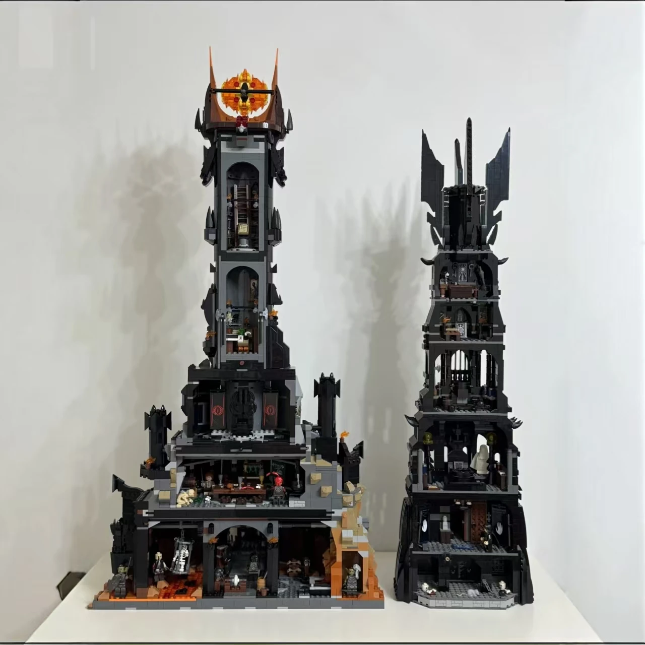 5471 sztuk w kolorze czarnym, odcieniu ciemnym, dostępnych w wersji Black Tower, mogą być prezentowane jako prezent urodzinowy lub świąteczny dla chłopca/dorosłego mężczyzny, numer 10237.