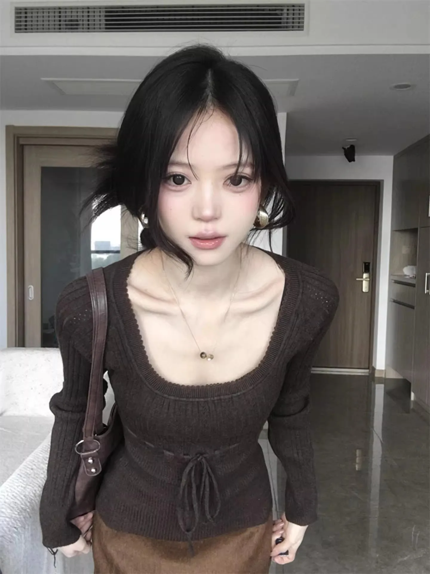 

Женский вязаный свитер Pure Desire с длинными рукавами, осенне-зимний дизайн, кофейный цвет, с эффектом утяжки на талии, U-образный вырез