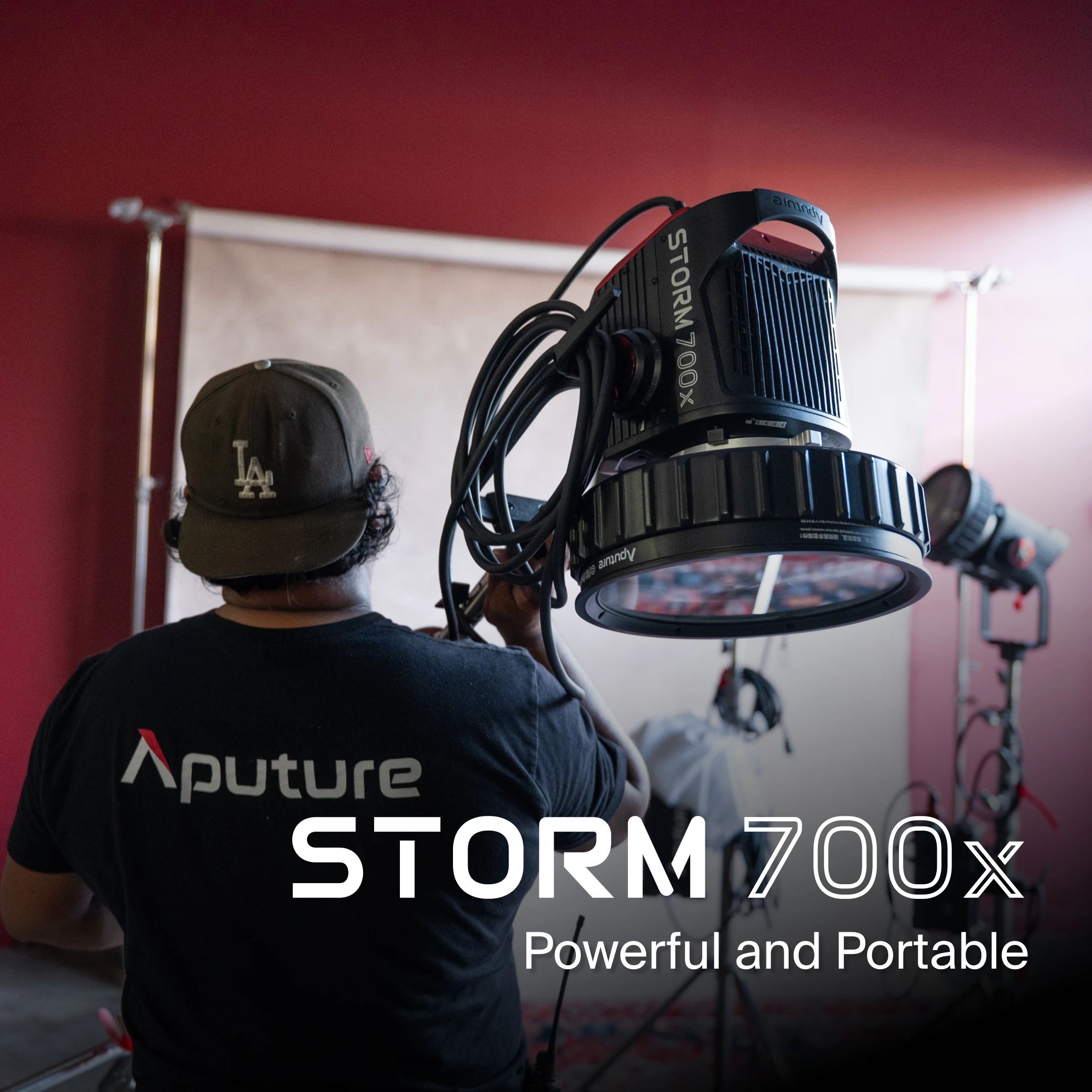 Aputure STORM 700W Photography Light Tunable White High Fidelity Point Source Lamp 2500-10000K G/M Color Correction Video Light