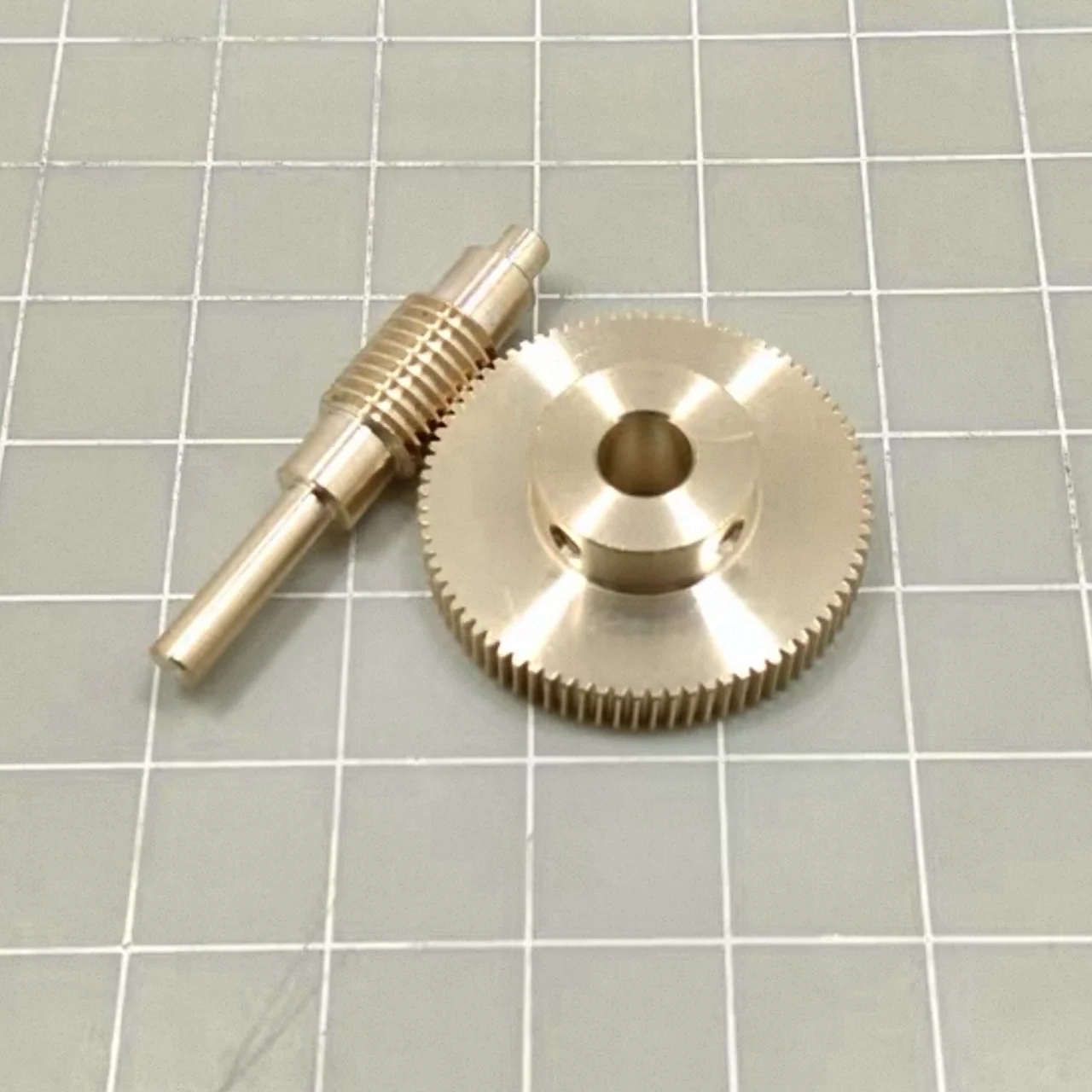 M0.3 Smart Curtain Snail Reducer 2mm-5mmLow Noise Brass 20-100 Reduction Ratio Automation Equipment