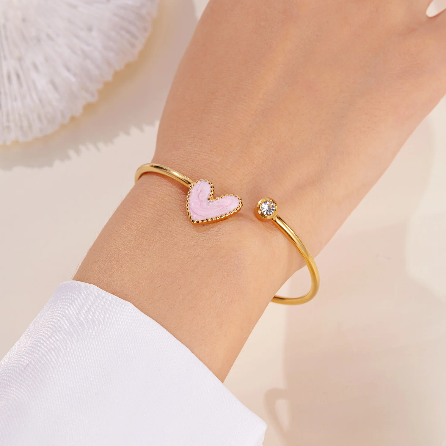 Neue Trendy Vergoldete Einfache Herz Manschette Armreifen für Frauen Hohe Qualität Edelstahl Kristall Armbänder Wasserdicht Schmuck – Detail 11