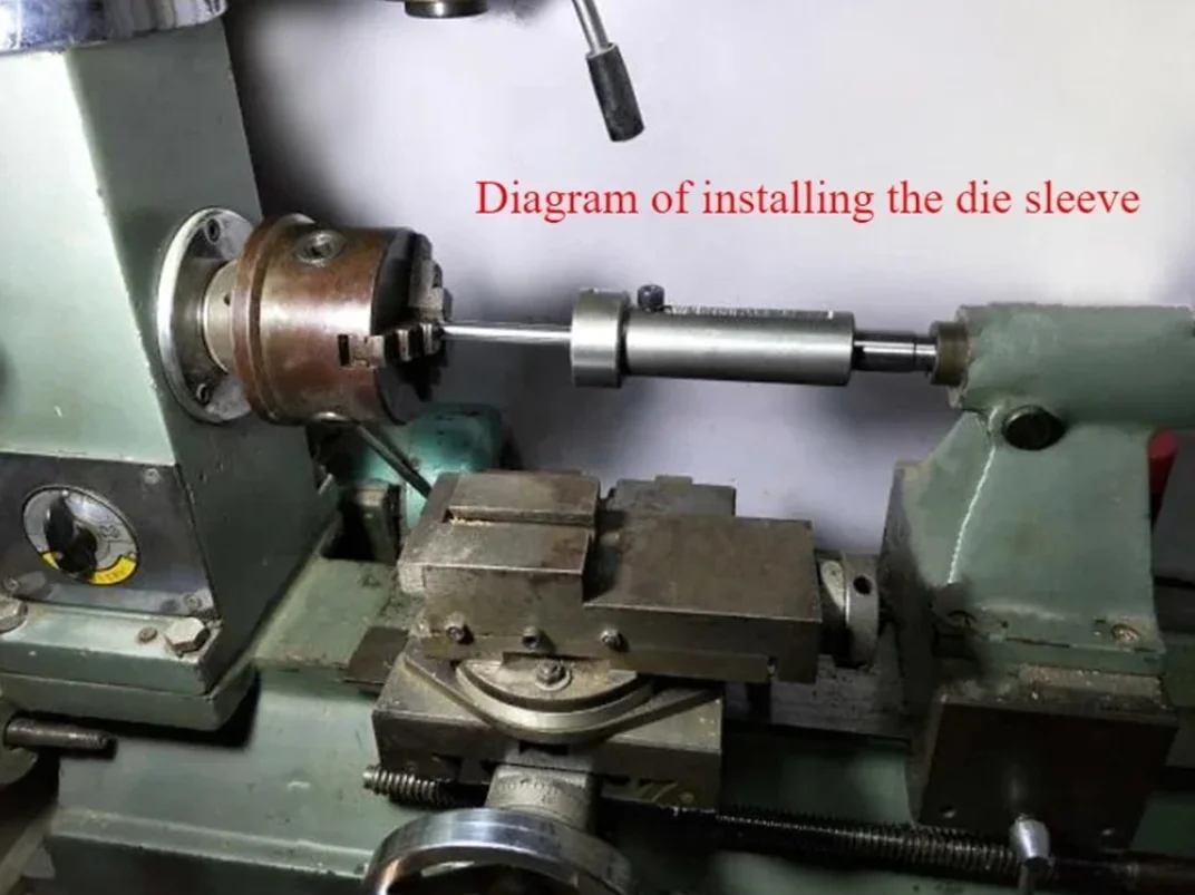 

MT2/3/4/5 Retractable Round Die Holder Lathe Threading Tool Taper Fixed Sleeve For Tapping Machine Lathe Milling Screw