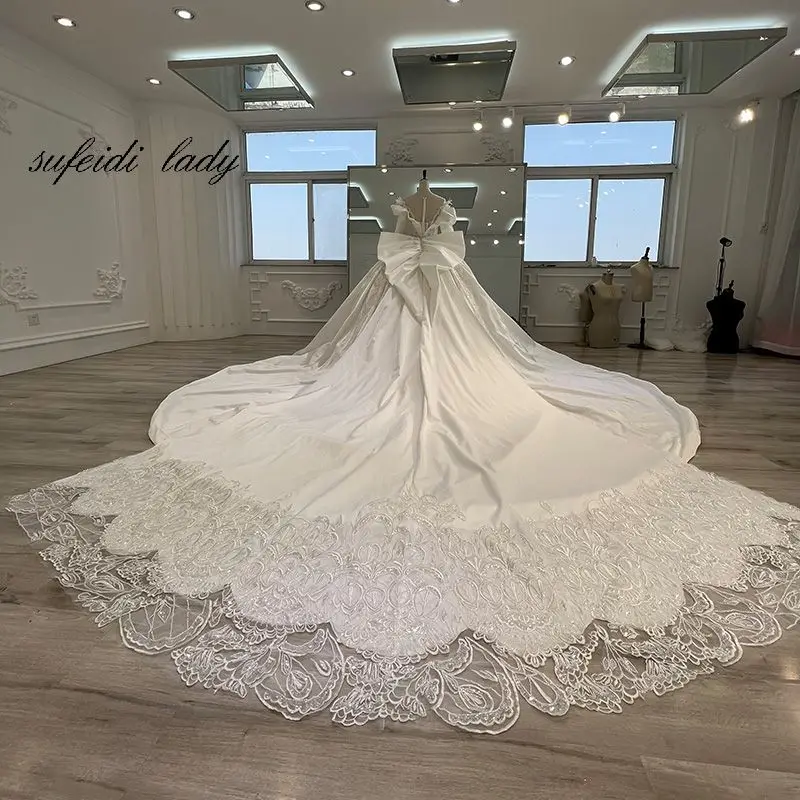 2022 New Design Elegant Bride Gown Wedding Dresses Puffy Satin Lace Appliques Formal Bridal Gown Customize