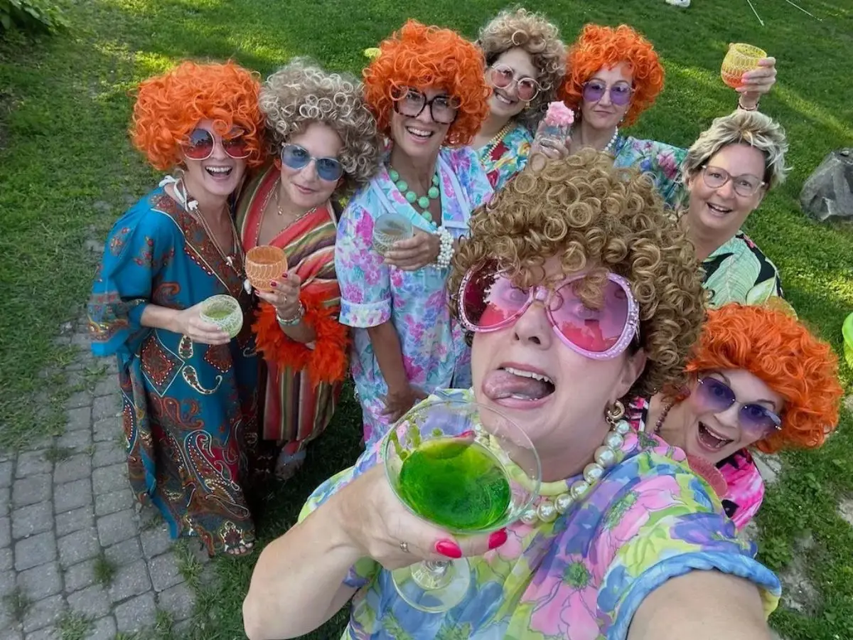 باروكات برتقالية صناعية للنساء شعر مستعار قصير مجعد بني مع الانفجارات شعر أحمر حليقة شعر مستعار أفريقي أنثى شعر مستعار توابل طبيعي الجليد سحب الملكة