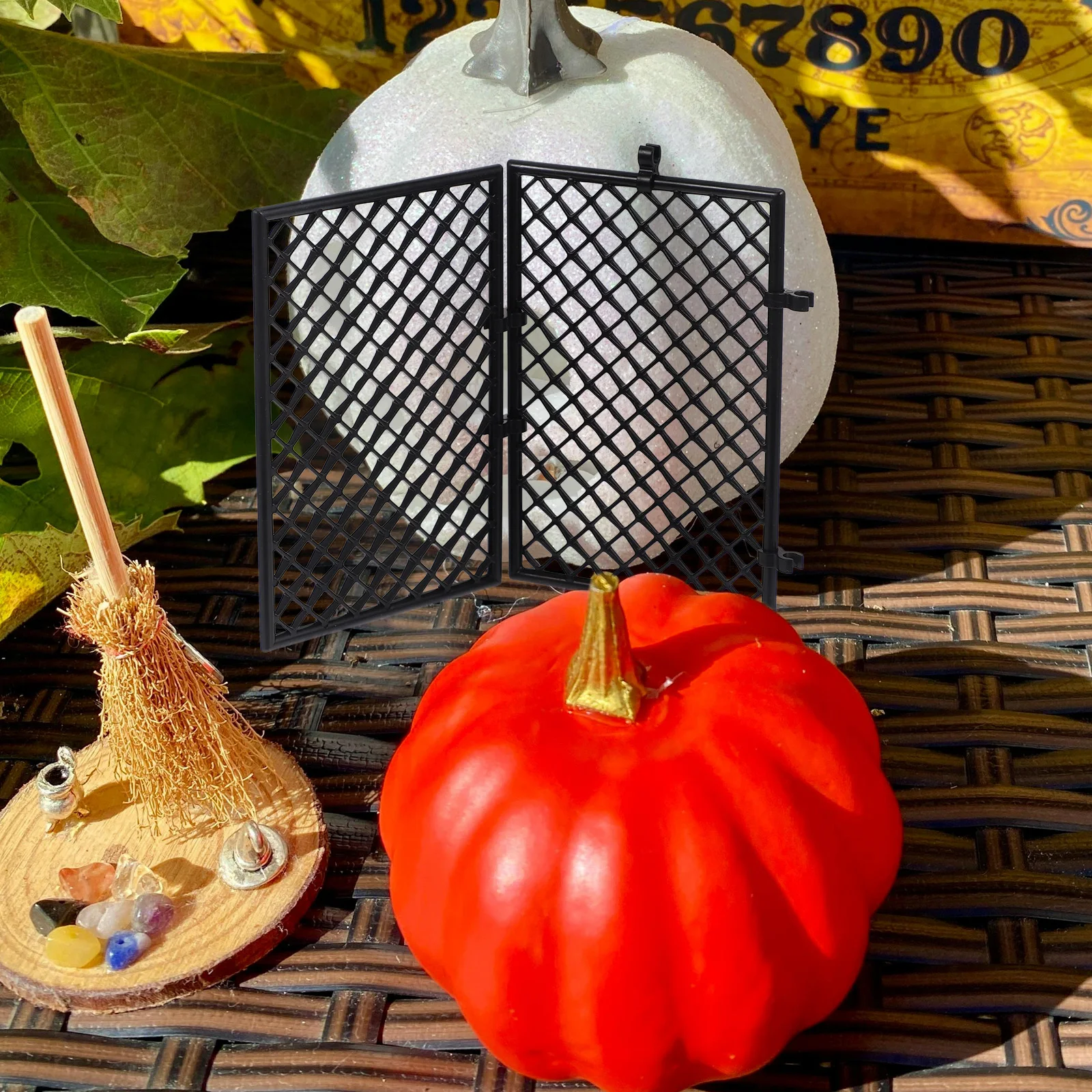 

6Sets Mini Picket Fence Small Animal Barrier for Garden Bonsai Flower Bed Yard Border Lawn Edging Plastic Black