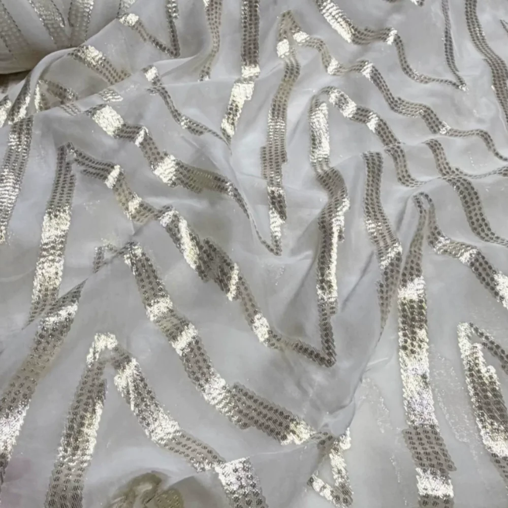 Modern Newest Geometry Wave Shiny White Lurex Silk Metallic Fabirc for Breathable Girl Party Evening Dress Robe
