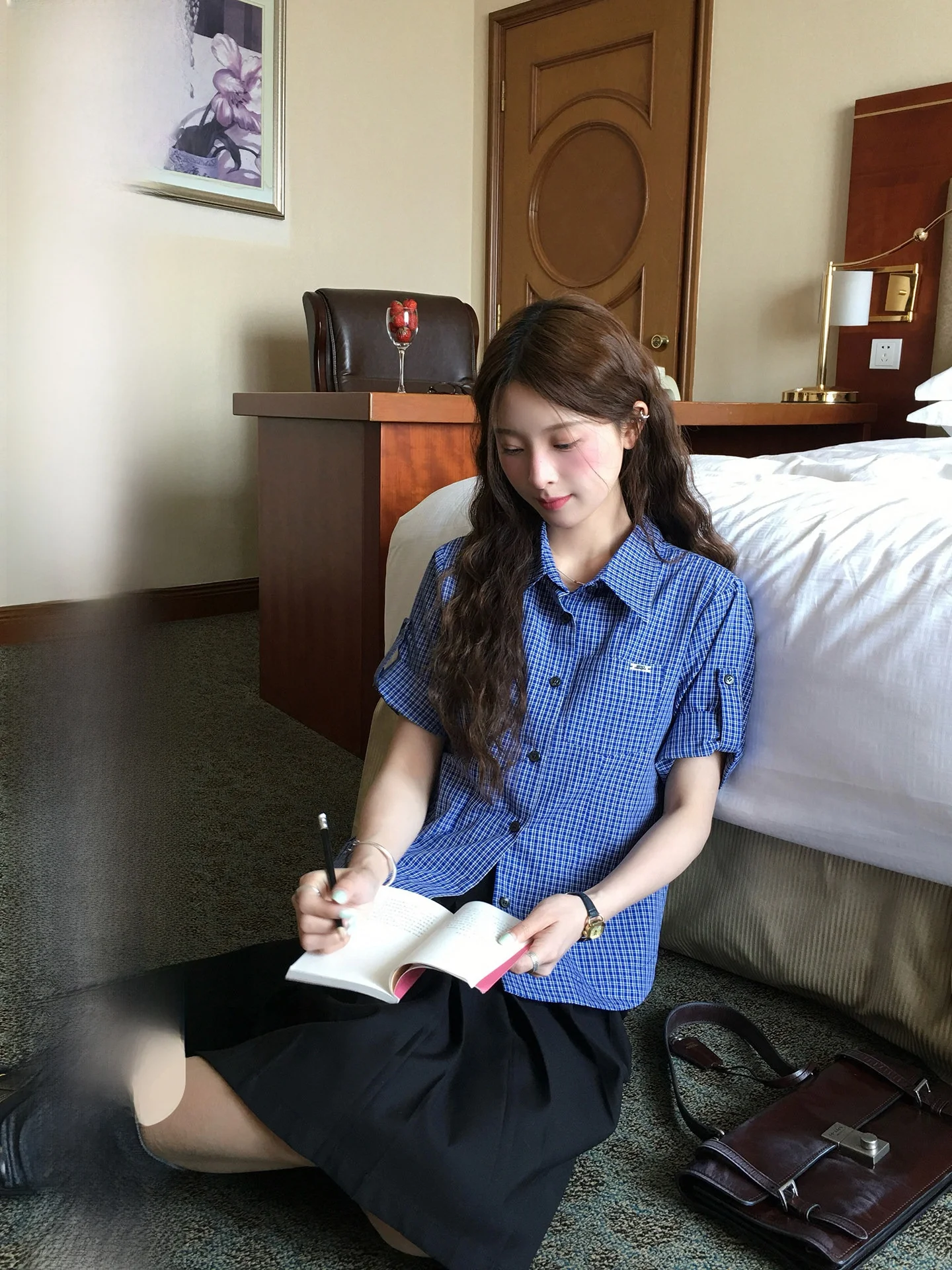 

WHYSTUDIO Miu Plaid Short Sleeve Shirt Commute Smart Waist Cinch Shoulder Design Button Short Shirt Women's Fashion Spring Co...