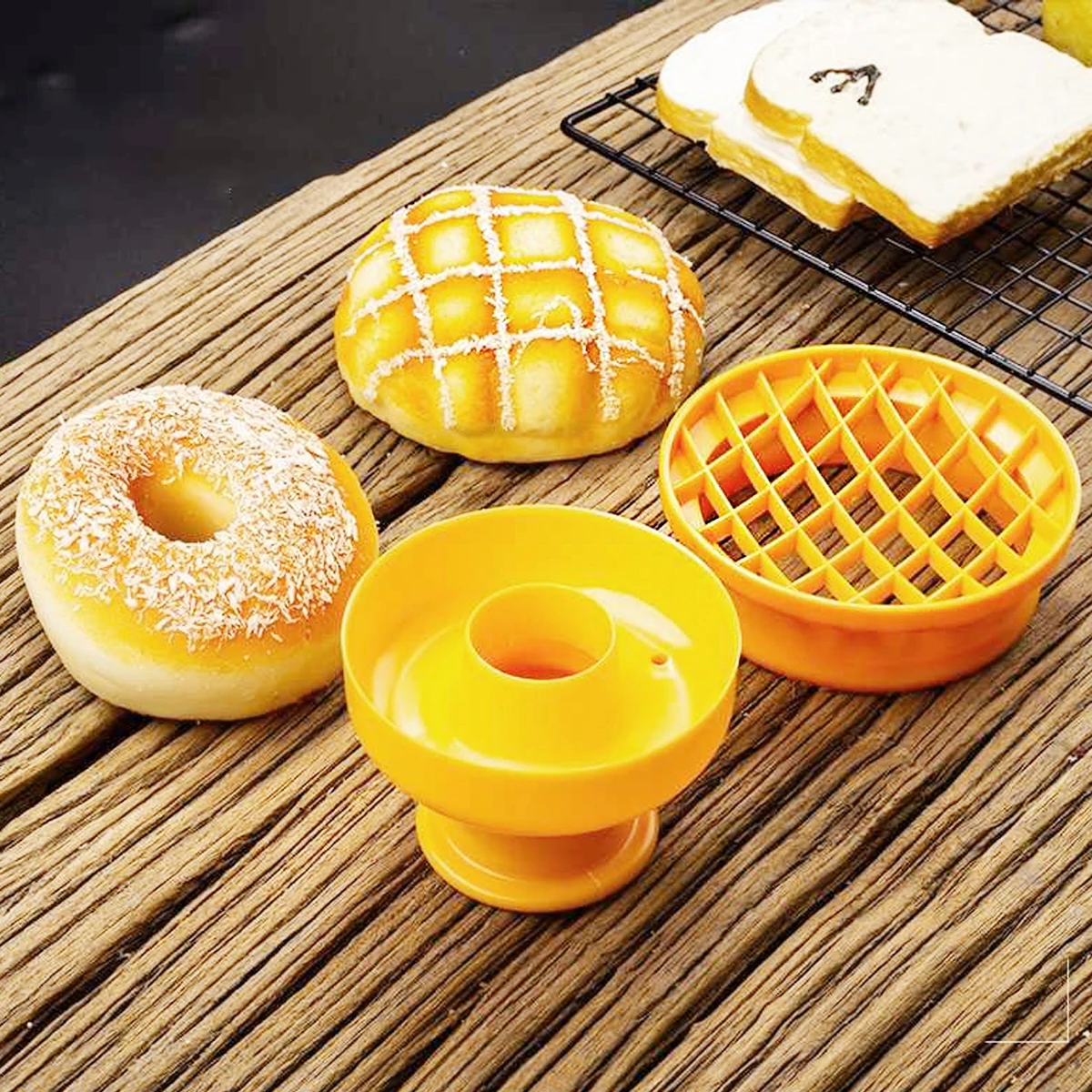 

4Pcs Versatile Pineapple Carved Baking Molds NonStick Muffin Trays For Crafting Beautiful Cakes And Pastries At Home Yellow