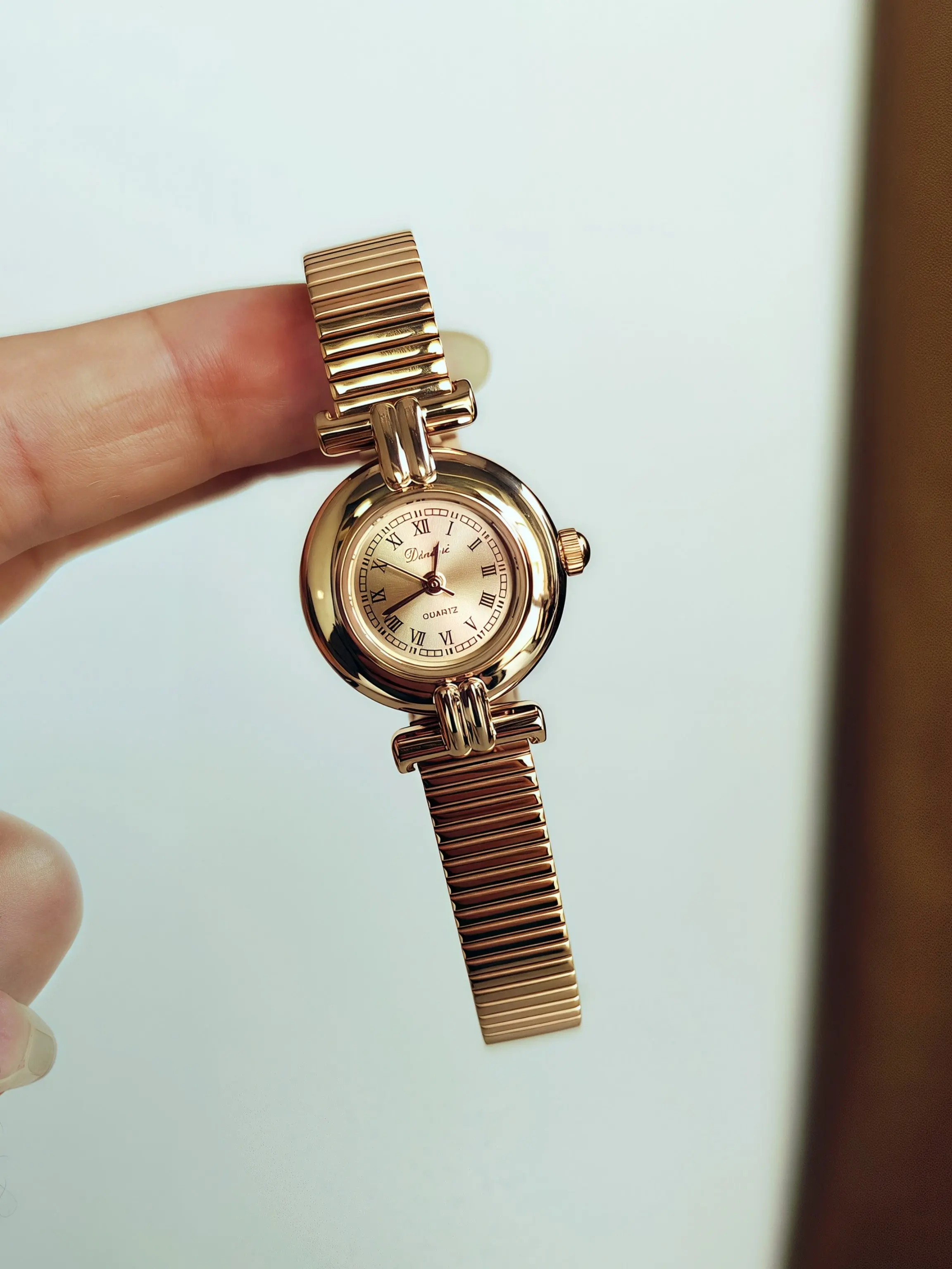 New Mini Dial Watch For Women, Simple And Elegant, With A Vintage And Luxurious Bracelet Design.  Watches And Accessories.