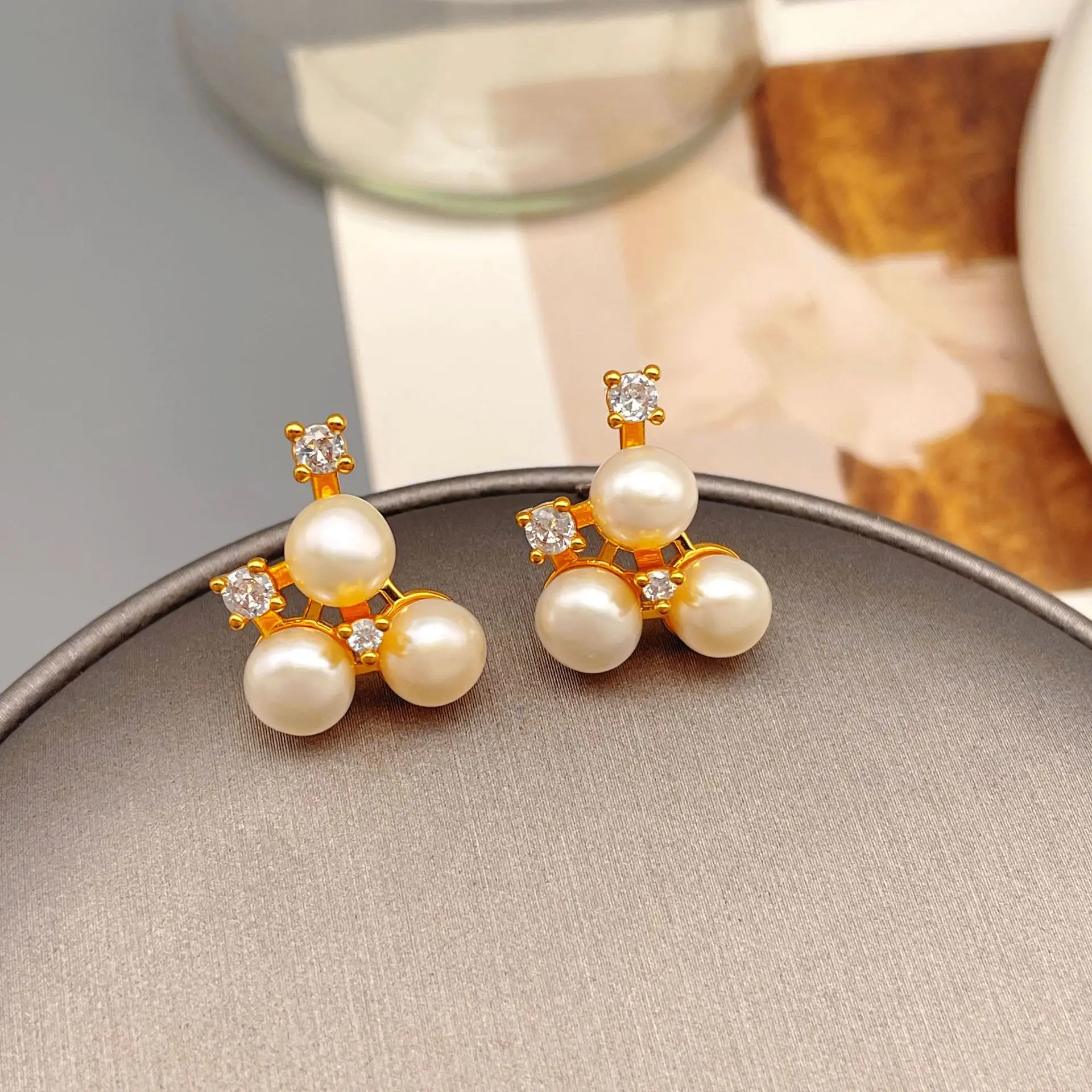 

Korean small freshwater pearl niche micro-inlaid zircon high-end stud earrings for women