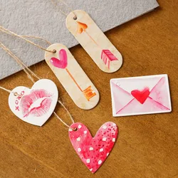 50 Uds. Etiquetas de papel en forma de corazón, etiqueta roja para paquete de tarjetas de regalo del Día de San Valentín, etiqueta para decoración de suministros para fiesta de Navidad, cumpleaños y boda