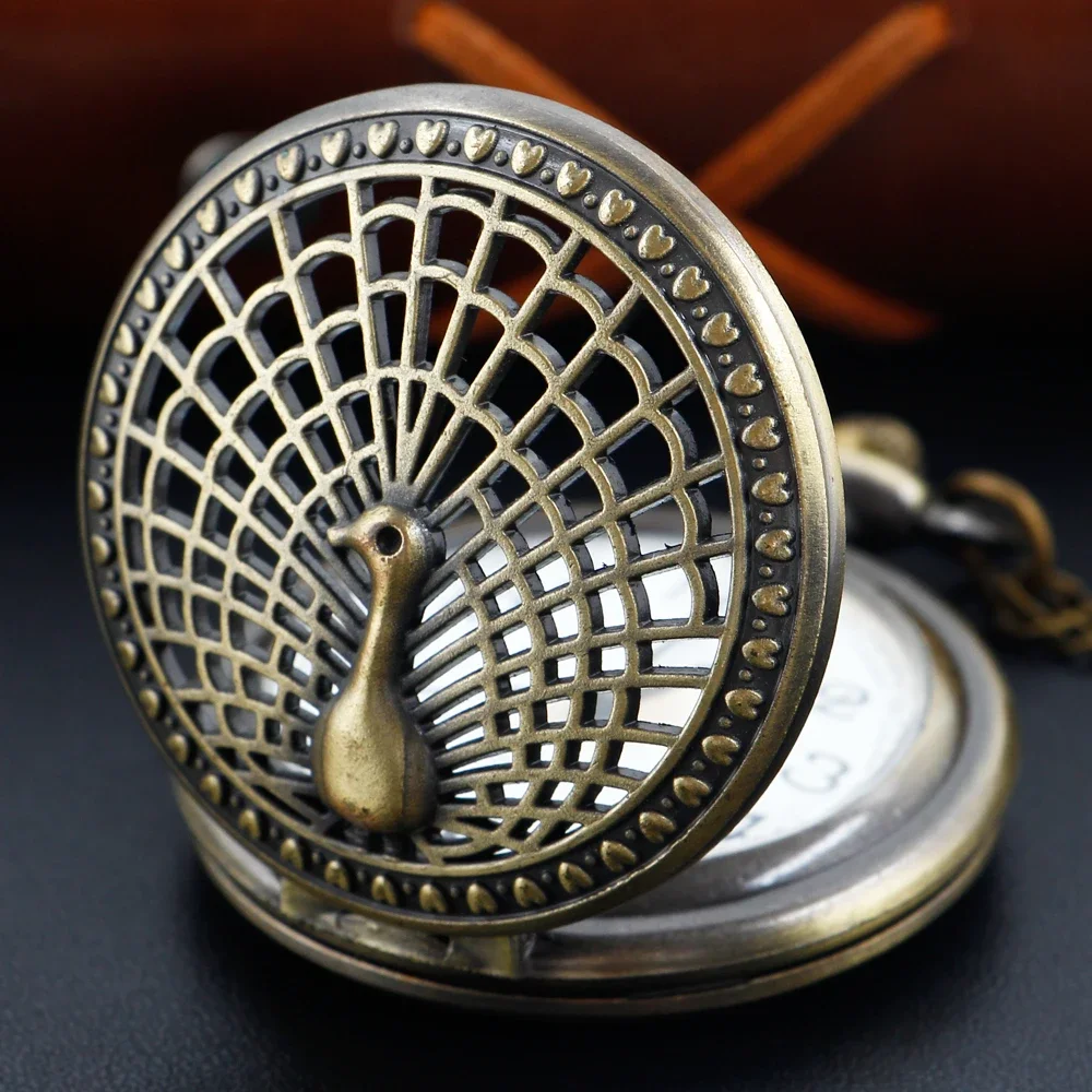 Vintage Bronze Exquisite Beautiful Peacock Bird Quartz Pocket Watch  Necklace Clock Men and Women Christmas Gift Accessories