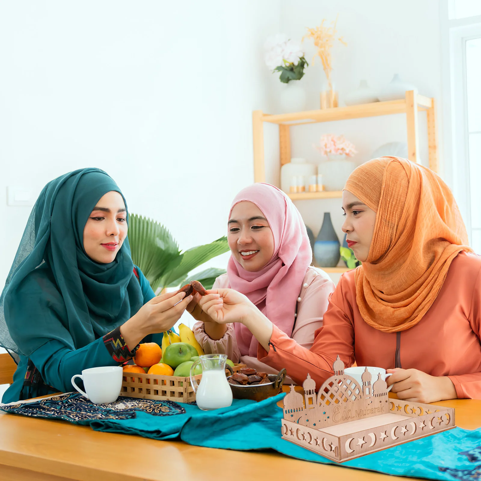 صينية خشبية مزخرفة لطاولة الطعام وطاولة القهوة وصينية تقديم مركزية للحلويات والحلويات وديكورات الحفلات والتجمع المنزلي