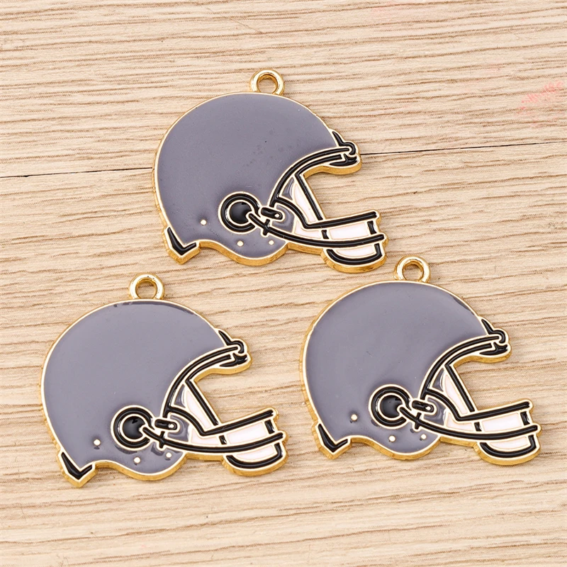 10 Stück niedliche, gemischte Emaille-Anhänger in Form von Sportartikeln, Rugby-Mützen und Fußballschuhen zum Basteln von Schmuck, Ohrringen, Halsketten und für DIY-Bastelprojekte. – Detail 14