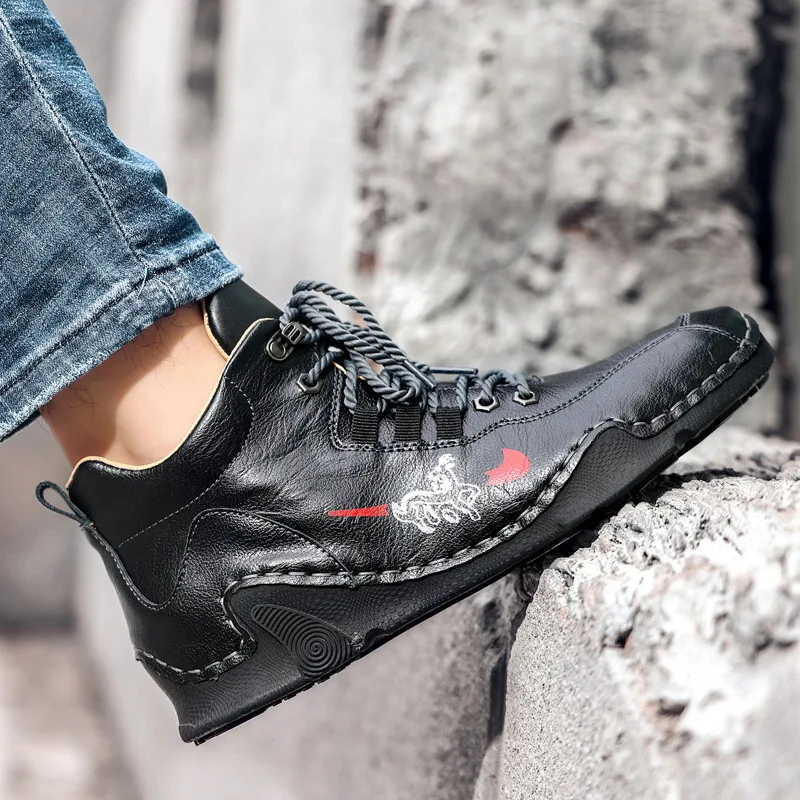 Men's Fashionable Mid-High Top Casual Outdoor Stitched Leather Boots New Trend