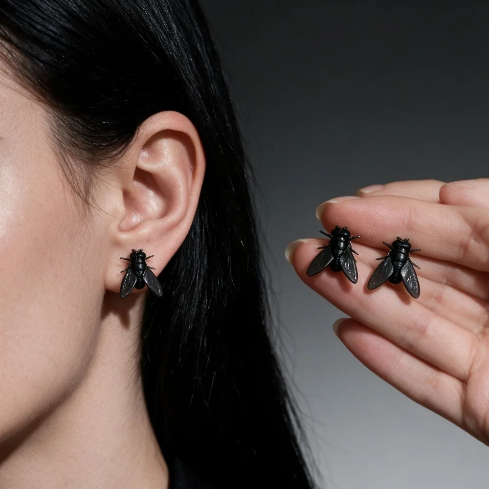 2Pcs Funny Realistic Simulation Fly Stud Earrings Prank Insect Earrings Abstract Jewelry For Women Halloween Party Gifts